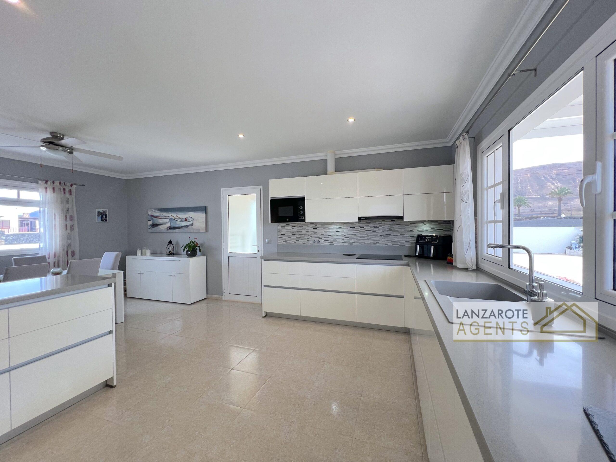 YAIZA-Lanzarote-Agents-0041-scaled